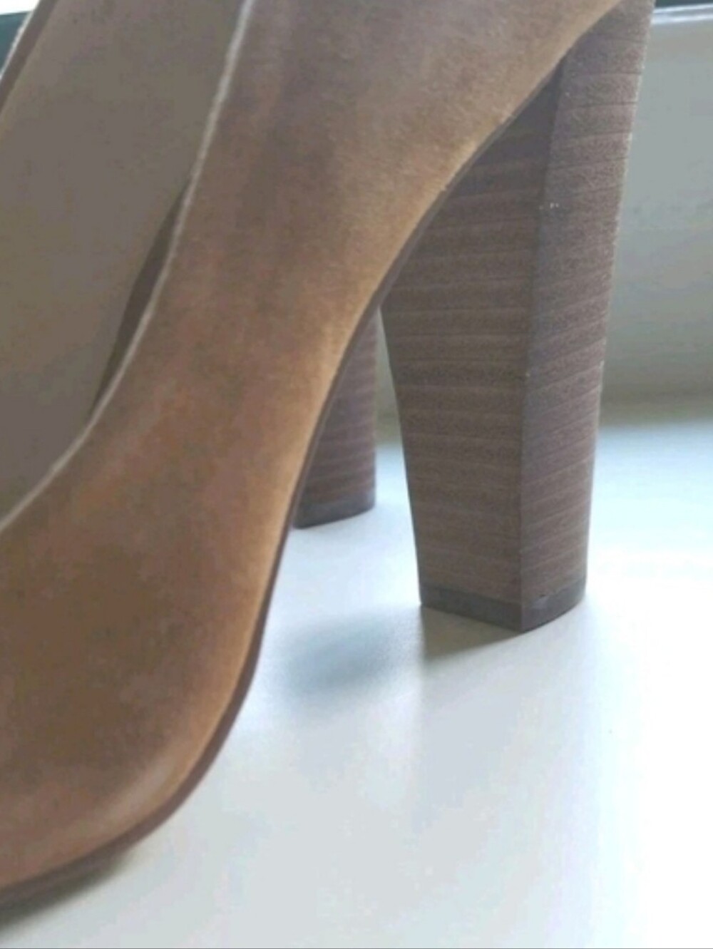 BCBGeneration Suede Camel Tan Pointed Toe Block Heel Pumps Size 10 - Picture 12 of 16